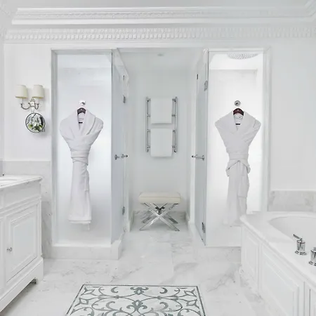 Готель Beau-rivage Palace 5*